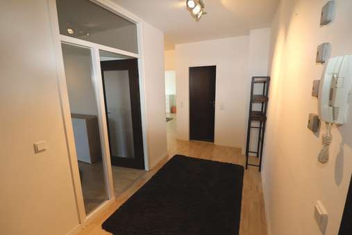Flur Flur - Dachgeschosswohnung in 40724 Hilden mit 68m² kaufen