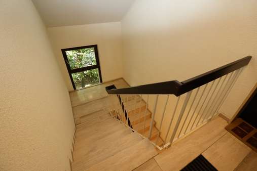 Treppenhaus Treppenhaus - Dachgeschosswohnung in 40724 Hilden mit 68m² kaufen