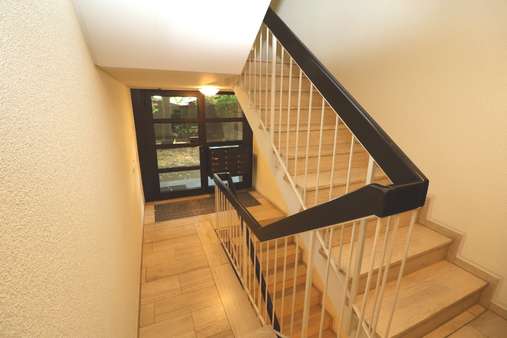 Treppenhaus Treppenhaus - Dachgeschosswohnung in 40724 Hilden mit 68m² kaufen