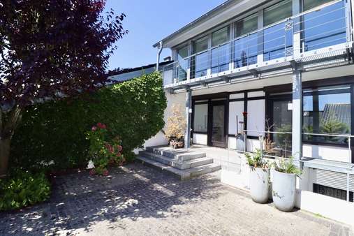 Gartenansicht - Einfamilienhaus in 42651 Solingen mit 150m² kaufen