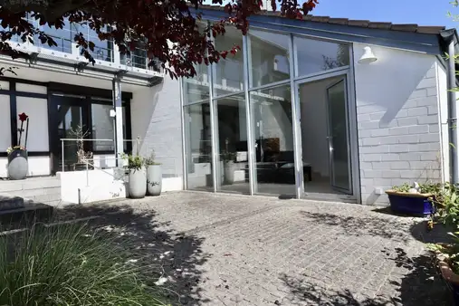 Architektonisch einzigartiges Reihenhaus - Großzügig, modern, individuell, außergewöhnlich