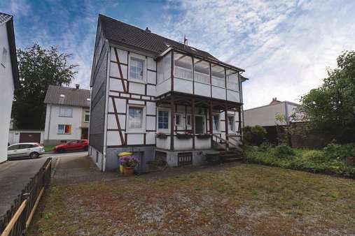 Hausrückseite - Mehrfamilienhaus in 42657 Solingen mit 199m² kaufen