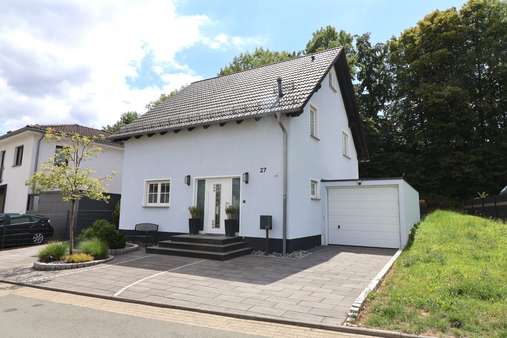 Vorderansicht Vorderansicht - Einfamilienhaus in 42651 Solingen mit 121m² kaufen