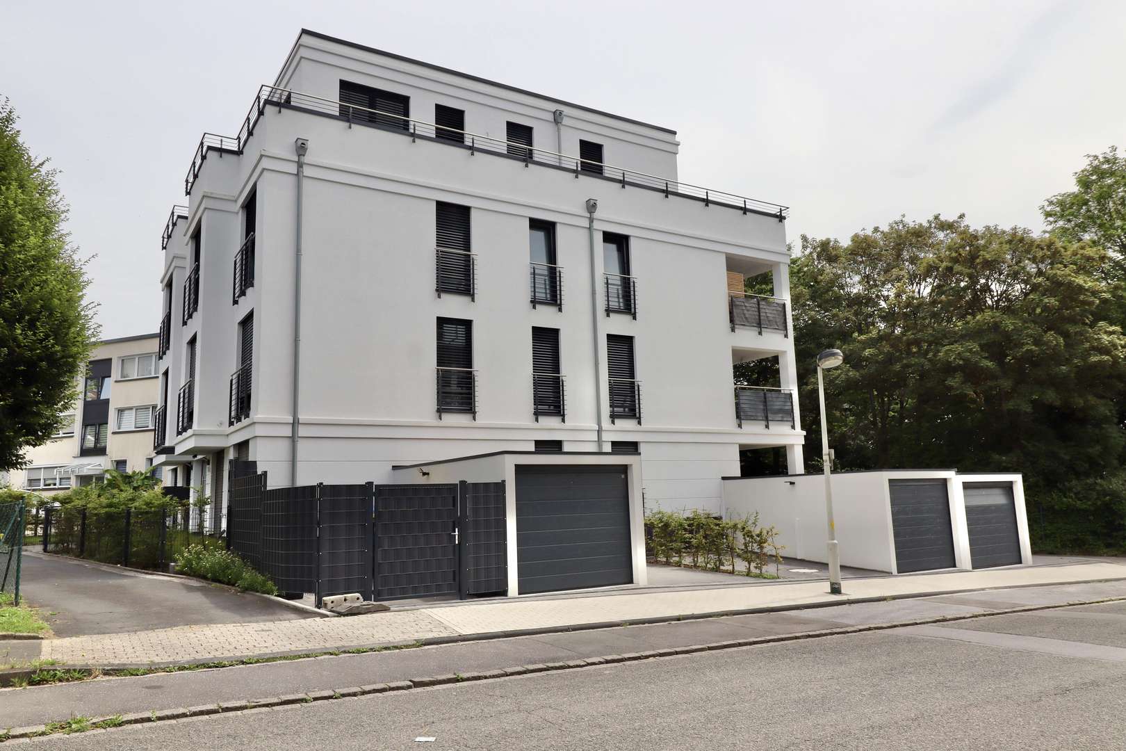 Straßenansicht - Etagenwohnung in 42719 Solingen mit 88m² kaufen