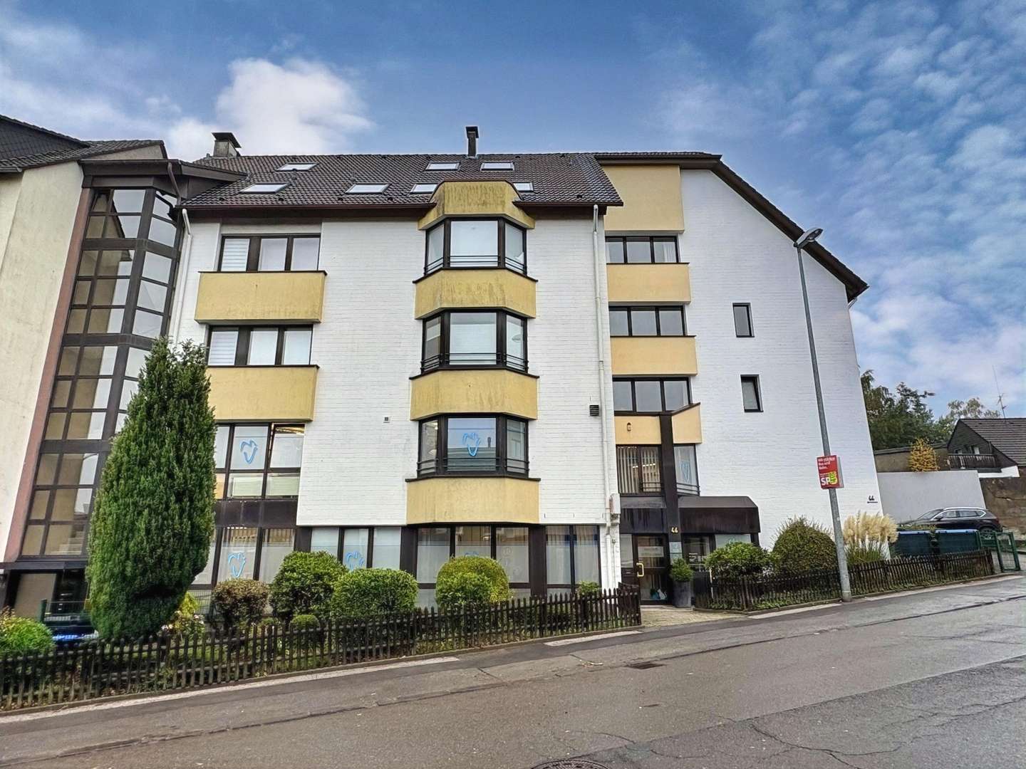 Straßenansicht Straßenansicht - Etagenwohnung in 42853 Remscheid mit 86m² kaufen