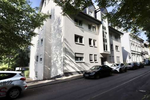 Straßenansicht Straßenansicht - Dachgeschosswohnung in 42655 Solingen mit 135m² kaufen