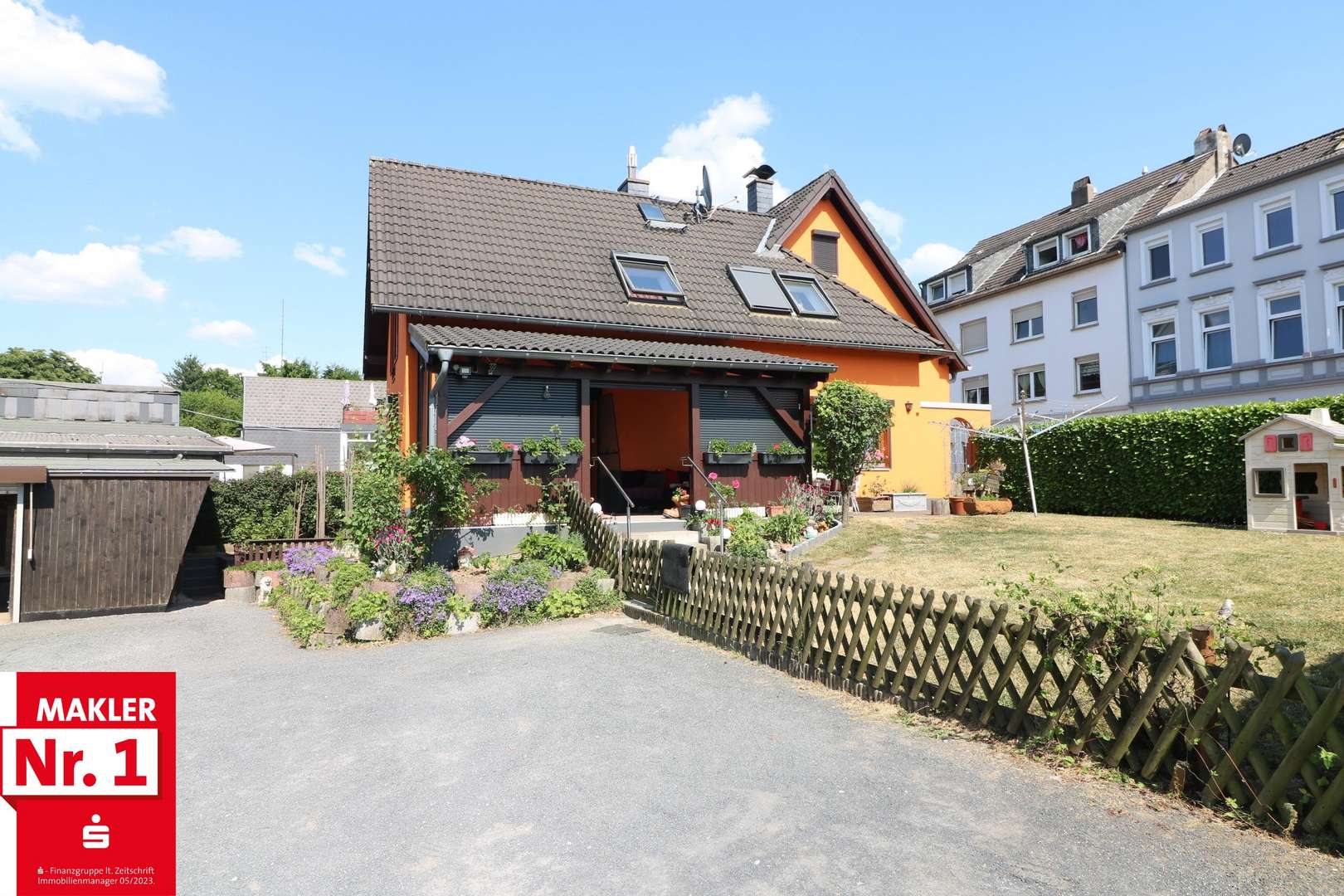 Seitenansicht - Einfamilienhaus in 42655 Solingen mit 173m² kaufen