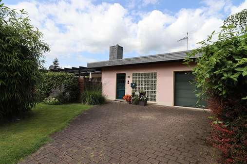 Vorderansicht - Einfamilienhaus in 42657 Solingen mit 126m² kaufen