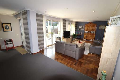 Wohnzimmer - Einfamilienhaus in 42657 Solingen mit 126m² kaufen