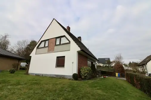 Perfekt für Familien: Ruhig gelegenes Einfamilienhaus mit Garage und Sonnengarten am Bärenloch!