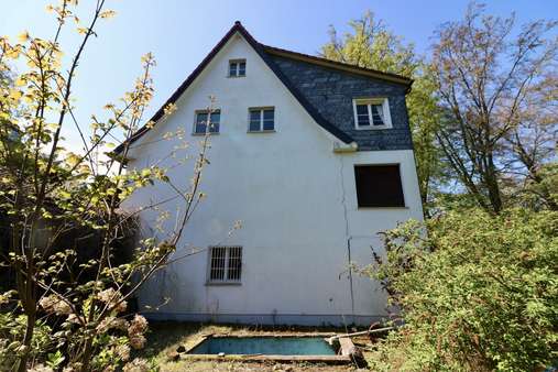 Bestandsgebäude Nord-Ost-Ansicht - Grundstück in 42719 Solingen mit 2180m² kaufen