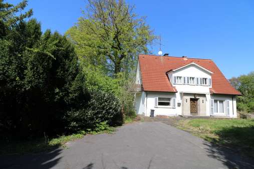 Bestandsgebäude Süd-Ost-Ansicht - Grundstück in 42719 Solingen mit 2180m² kaufen