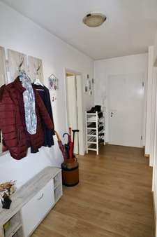 Diele - Etagenwohnung in 42651 Solingen mit 114m² kaufen