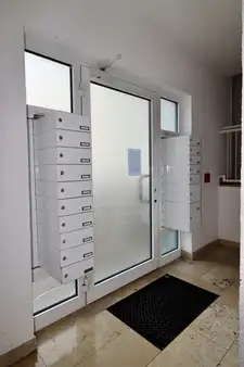 Helle 4-Zimmer Wohnung mit zwei Balkonen, Aufzug und Tiefgaragenstellplatz in ruhiger Citylage 