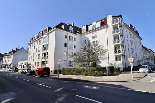 Straßenansicht - Etagenwohnung in 42651 Solingen mit 114m² kaufen