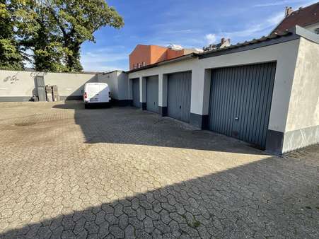 Garagenhof - Wohn- / Geschäftshaus in 47055 Duisburg mit 750m² als Kapitalanlage kaufen