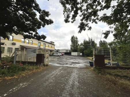 Einfahrt - Sonstige in 47057 Duisburg mit 760m² kaufen