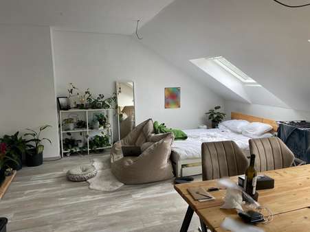 Wohnzimmer - Dachgeschosswohnung in 47228 Duisburg mit 58m² als Kapitalanlage kaufen