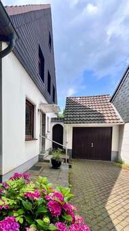 Einfahrt - Doppelhaushälfte in 47269 Duisburg mit 96m² kaufen