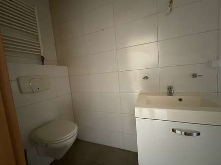 EG Bad - Mehrfamilienhaus in 47198 Duisburg mit 318m² kaufen