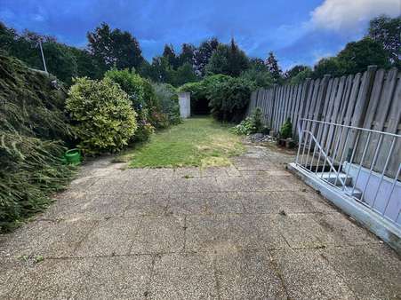 Gartenansicht - Reihenendhaus in 47228 Duisburg mit 115m² kaufen
