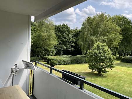 Blick vom Balkon Blick vom Balkon - Etagenwohnung in 47269 Duisburg mit 70m² kaufen