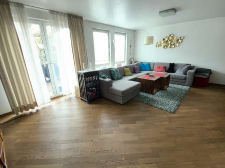 Wohnzimmer - Doppelhaushälfte in 47279 Duisburg mit 134m² kaufen
