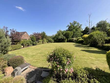 Blick in den Garten Blick in den Garten - Einfamilienhaus in 46147 Oberhausen mit 161m² kaufen