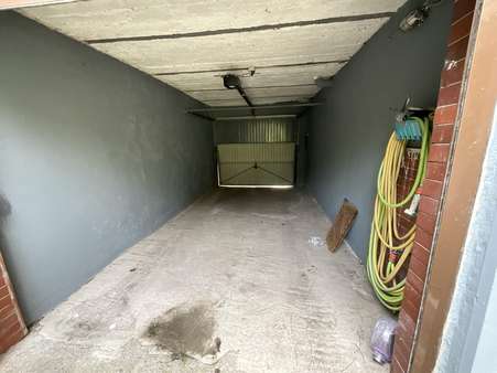 Garage mit Durchfahrt Garage mit Durchfahrt - Einfamilienhaus in 47137 Duisburg mit 183m² kaufen