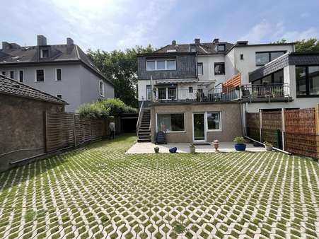 Rückansicht Haus Rückansicht Haus - Einfamilienhaus in 47137 Duisburg mit 183m² kaufen