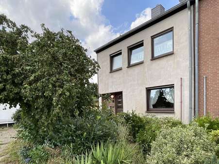 Vorderansicht - Doppelhaushälfte in 47239 Duisburg mit 92m² kaufen