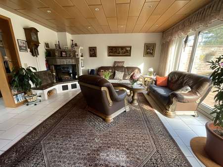 Wohnzimmer - Doppelhaushälfte in 47178 Duisburg mit 140m² kaufen