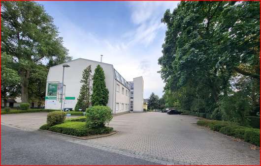 Parkplatz - Bürohaus in 47495 Rheinberg mit 120m² als Kapitalanlage günstig kaufen