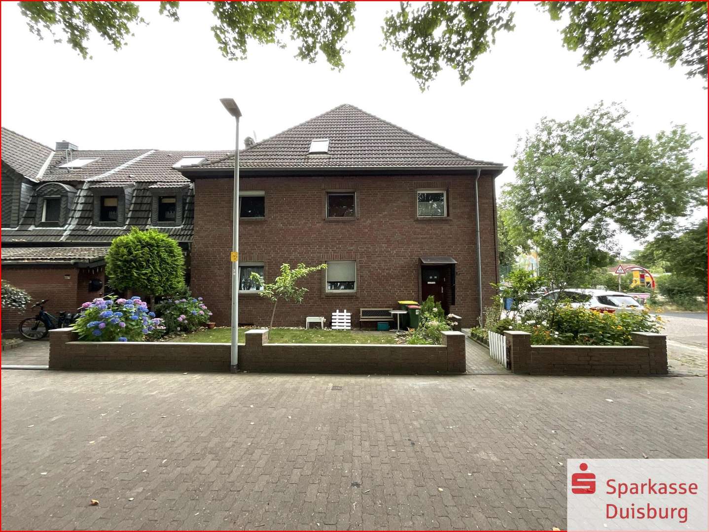 Seitenansicht - Zweifamilienhaus in 46119 Oberhausen mit 150m² kaufen