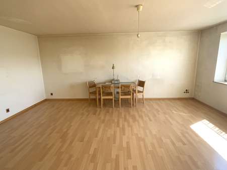 Wohnzimmer Wohnzimmer - Etagenwohnung in 47475 Kamp-Lintfort mit 71m² kaufen