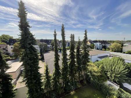 Blick vom Balkon Blick vom Balkon - Etagenwohnung in 47058 Duisburg mit 72m² kaufen