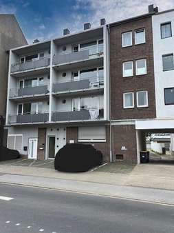 Außenansicht 2 Außenansicht 2 - Zwangsversteigerung Dachgeschosswohnung in 47803 Krefeld mit 120m² kaufen
