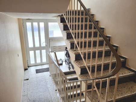 Hausflur - Mehrfamilienhaus in 47137 Duisburg mit 543m² als Kapitalanlage kaufen