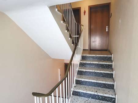 Hausflur - Mehrfamilienhaus in 47137 Duisburg mit 543m² als Kapitalanlage kaufen
