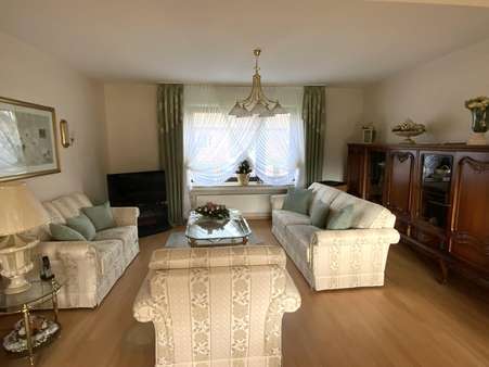 Wohnzimmer - Doppelhaushälfte in 47475 Kamp-Lintfort mit 120m² kaufen