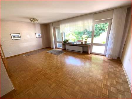 Wohnzimmer - Reihenendhaus in 47269 Duisburg mit 95m² kaufen