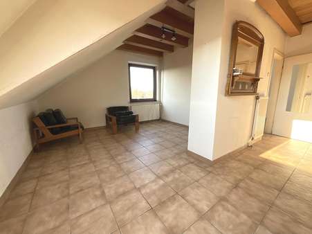 Wohnzimmer - Dachgeschosswohnung in 47249 Duisburg mit 42m² kaufen