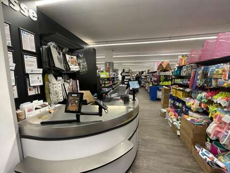 Gewerbefläche Kassenzone EG - Wohn- / Geschäftshaus in 47055 Duisburg mit 249m² als Kapitalanlage kaufen