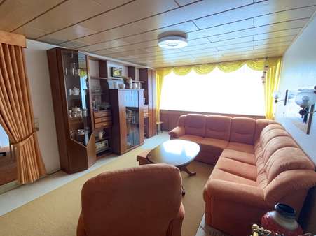 Wohnzimmer - Etagenwohnung in 47506 Neukirchen-Vluyn mit 94m² kaufen