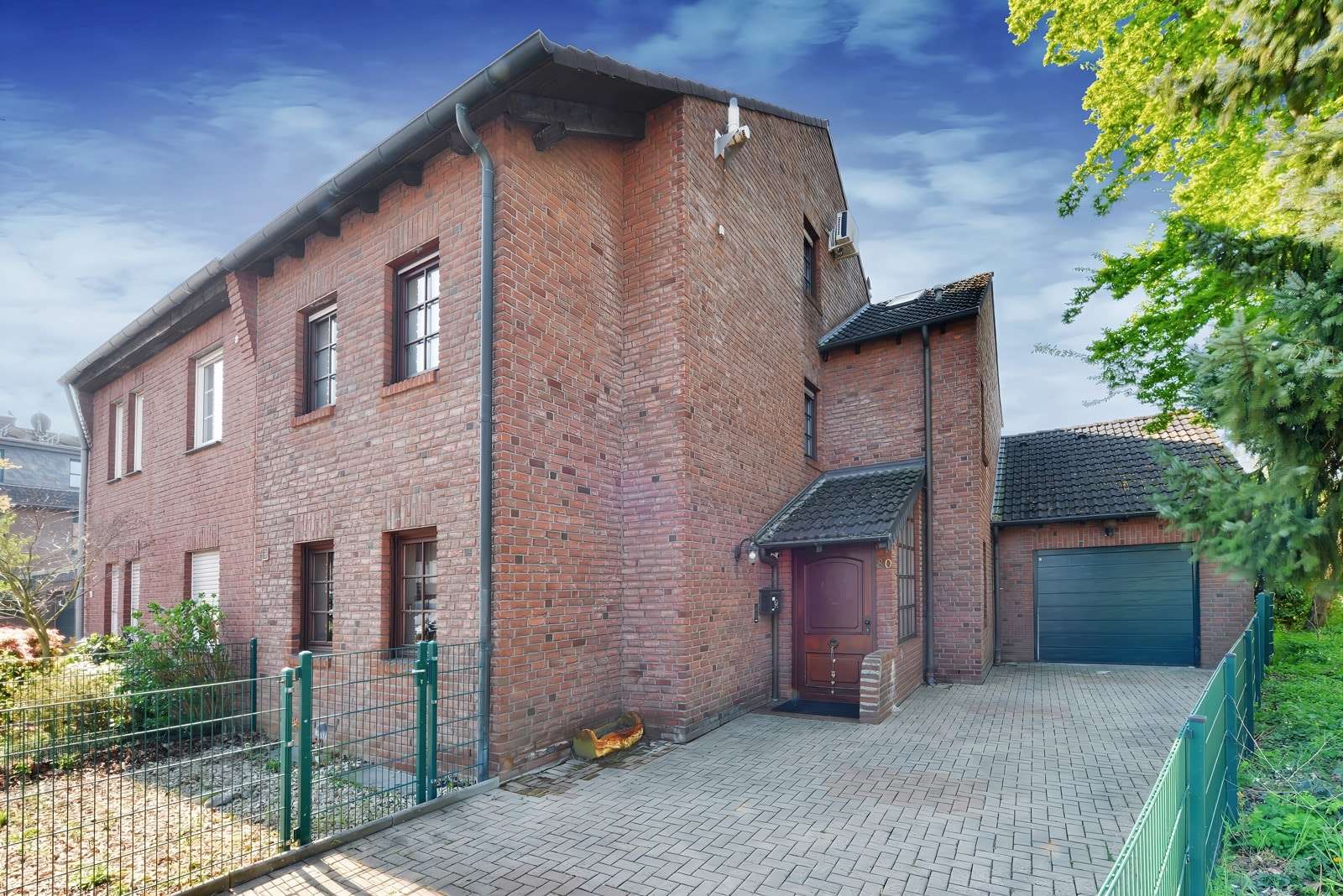 Hausansicht - Doppelhaushälfte in 47441 Moers mit 115m² kaufen