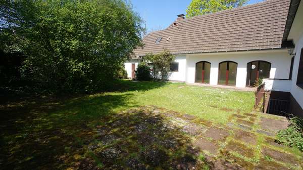 der Blick in den Garten - Zweifamilienhaus in 47441 Moers mit 291m² kaufen