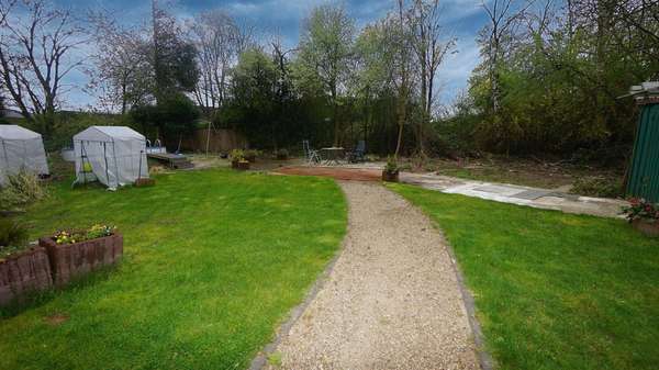 ein Teil des Gartens - Einfamilienhaus in 47506 Neukirchen-Vluyn mit 128m² kaufen