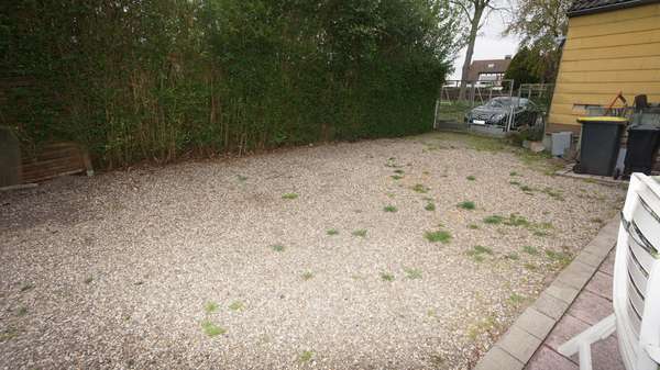 Platz für Ihre Fahrzeuge - Einfamilienhaus in 47506 Neukirchen-Vluyn mit 128m² kaufen