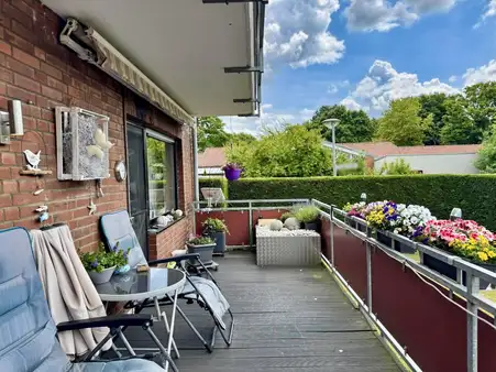 Geräumige Hochparterre-ETW mit Balkon und Garage zentral in beliebter Lage