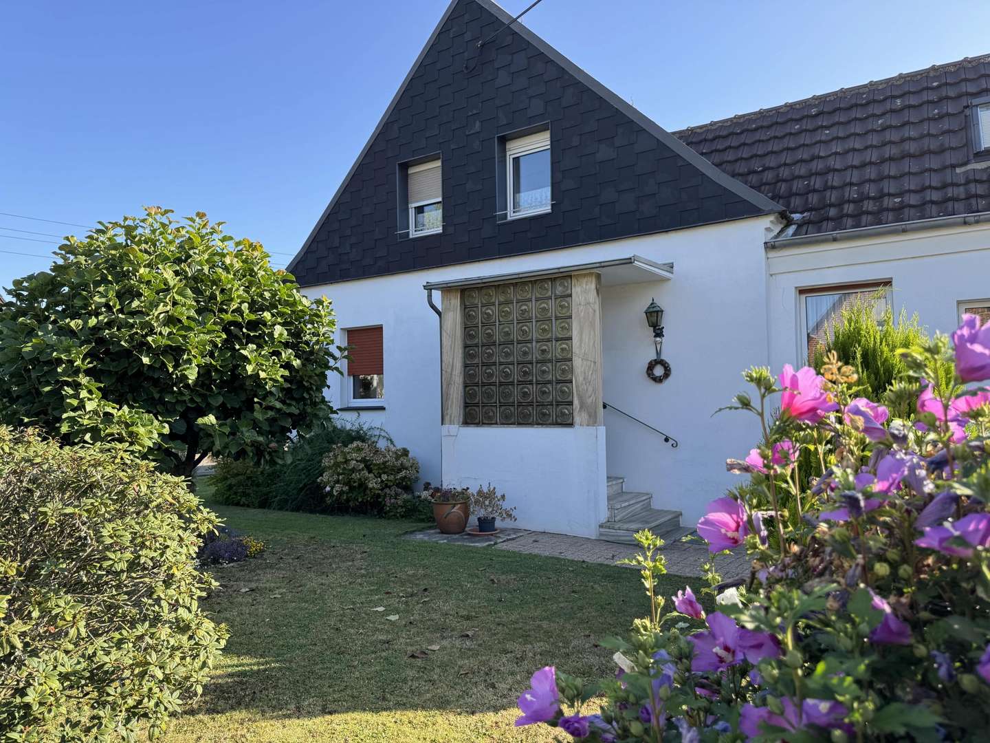 Willkommen Zuhause! Willkommen Zuhause! - Doppelhaushälfte in 47495 Rheinberg mit 121m² kaufen